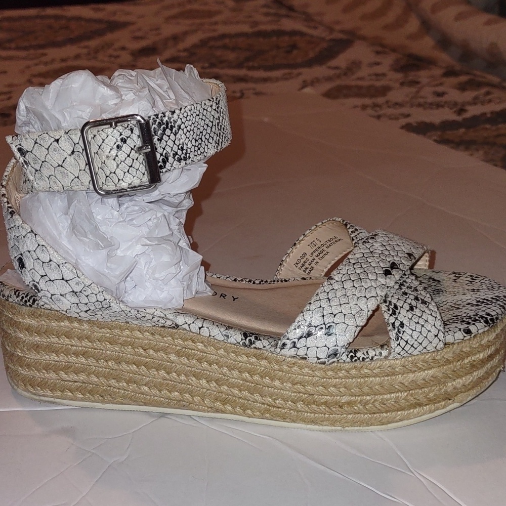 Chinese Laundry Snake Skin platform Sandals